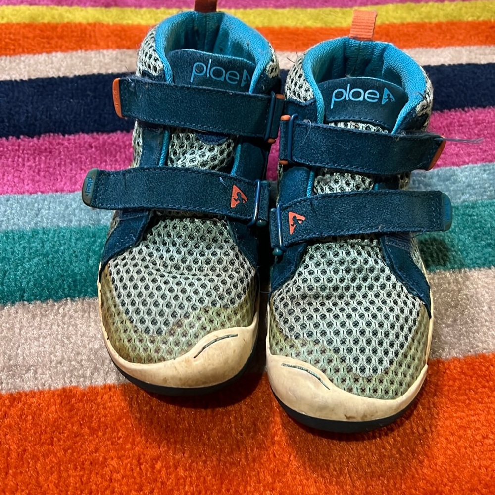 Plae shoes